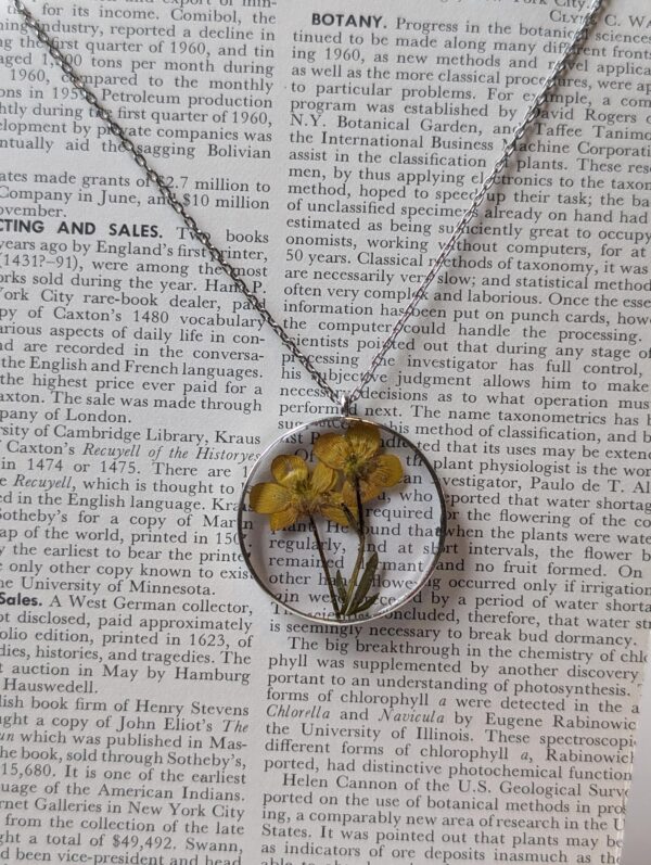 Yellow Cinquefoil Necklace