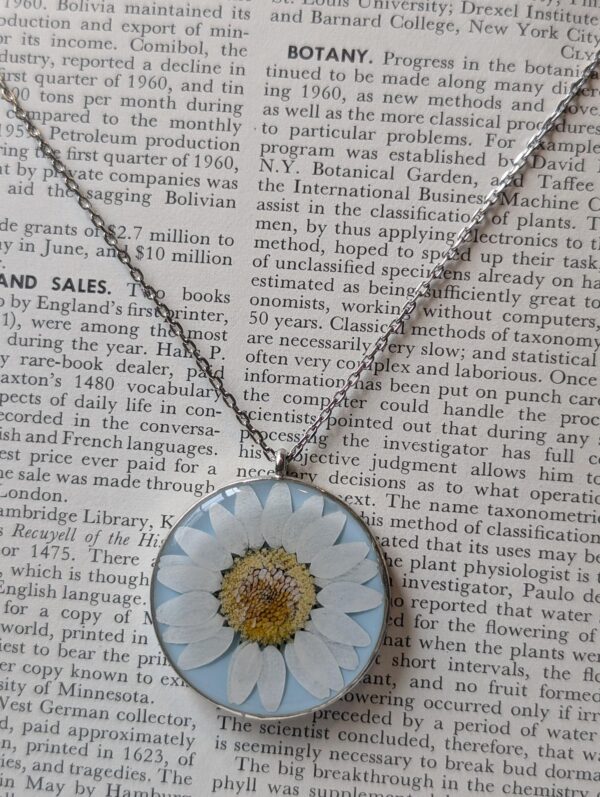 oxeye daisy necklace