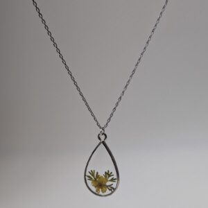 Teardrop Yellow Cinquefoil Necklace