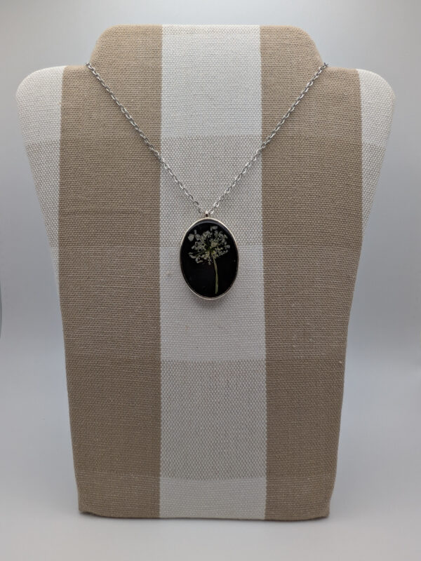 Queen Anne’s Lace Black Pendant - Image 2