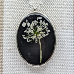 Queen Anne’s Lace Black Pendant