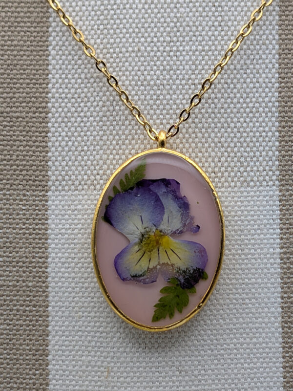 Viola Pendant