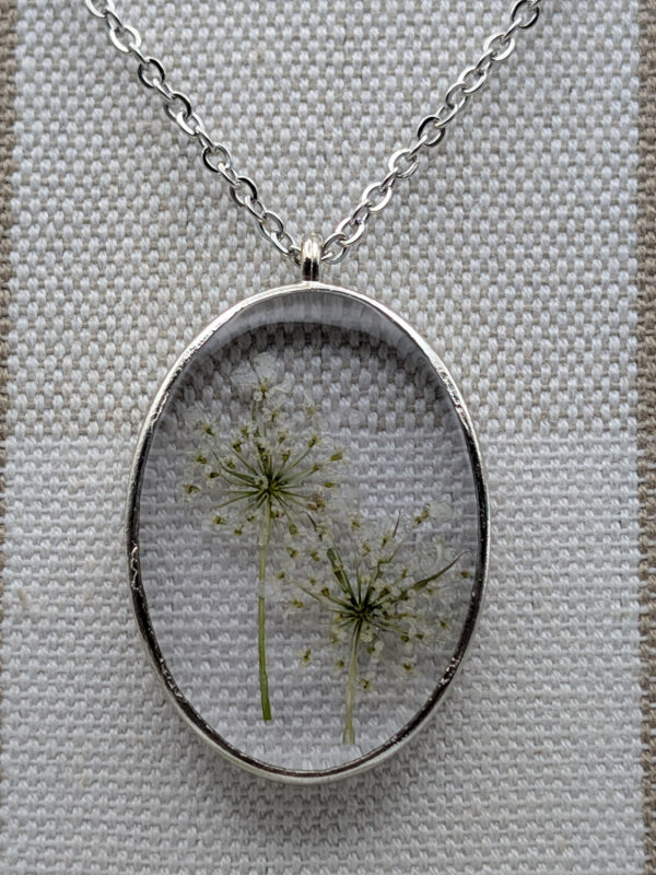Queen Anne’s Lace Oval Pendant - Image 3
